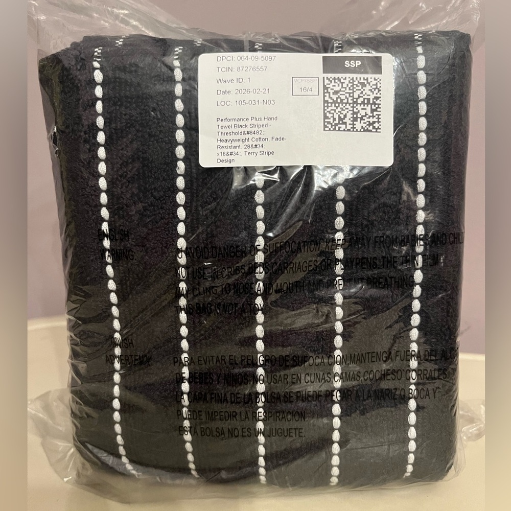 New Threshold Performance Plus Black Striped Hand Towels 4-Pack